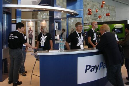PayPal 成立加密貨幣與區塊鏈諮詢委員會，團隊成員包含前任 CFTC 主席
