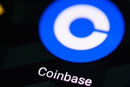 Coinbase 財報顯示 2022 年第一季淨虧損 4.3 億美元，連跌數月後市值低於 XRP、ADA