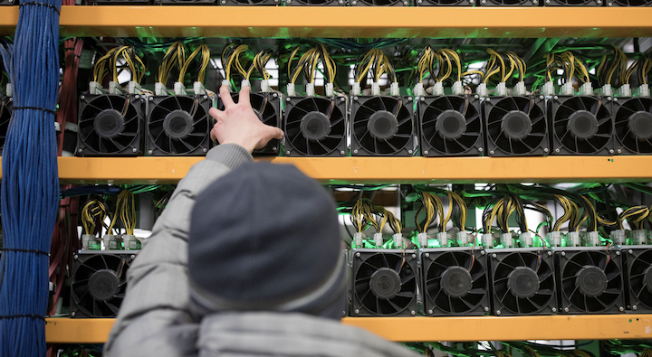 礦機價格與峰值相比下跌約 90%！Messari 分析師：比特幣礦工幾乎售出了今年所有的挖礦產出