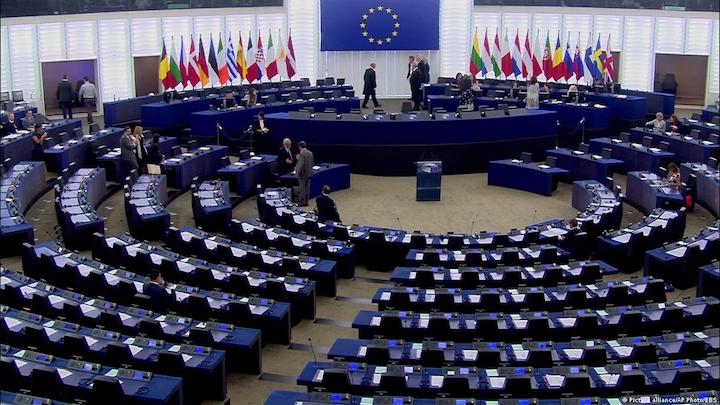 歐洲議會通過《數據法案》，智能合約恐被認定為「違法」