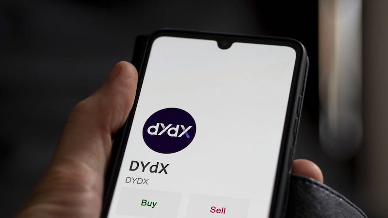 YFI 突然暴跌、dydx 保險基金損失百萬美金；攻擊者如何操縱市場？為何 dydx 受害反被罵？