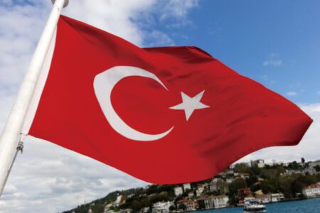 在新法規即將出台之際，土耳其兩大銀行巨頭相繼宣布加密貨幣新舉措
