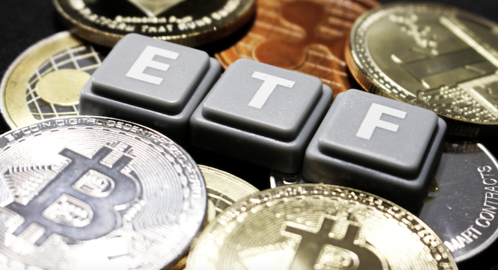比特幣現貨 ETF 昨淨流出放緩至 9,400 萬美元，貝萊德 IBIT 淨流入升至 2.33 億美元