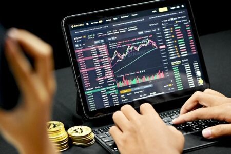 CPI 低於預期也沒用！美股持續走跌，比特幣失守 79,000 美元