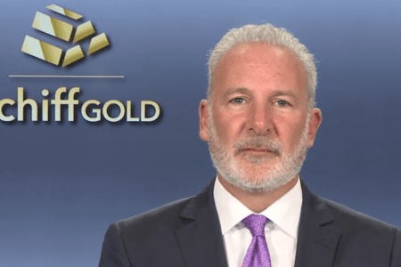 金價站上 3100 美元再創新高，Peter Schiff 繼續批評比特幣「數位黃金」敘事