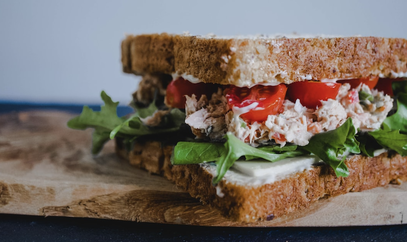 三明治攻擊也犯法？獲利 2500 萬美元的麻省理工高材生兄弟將受審