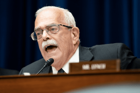 民主黨議員施壓美國財政部！敦促立即終止加密貨幣儲備計劃