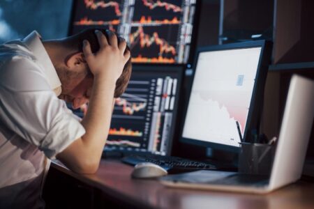 加倉還是減倉？ETH 巨鯨逆勢加倉 2 億美元，BTC 多頭交易員連兩次回調被迫止損