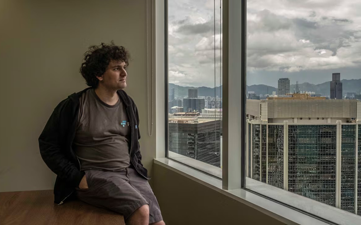 最成功的 AI 投資人，正在大洋彼岸「踩縫紉機」