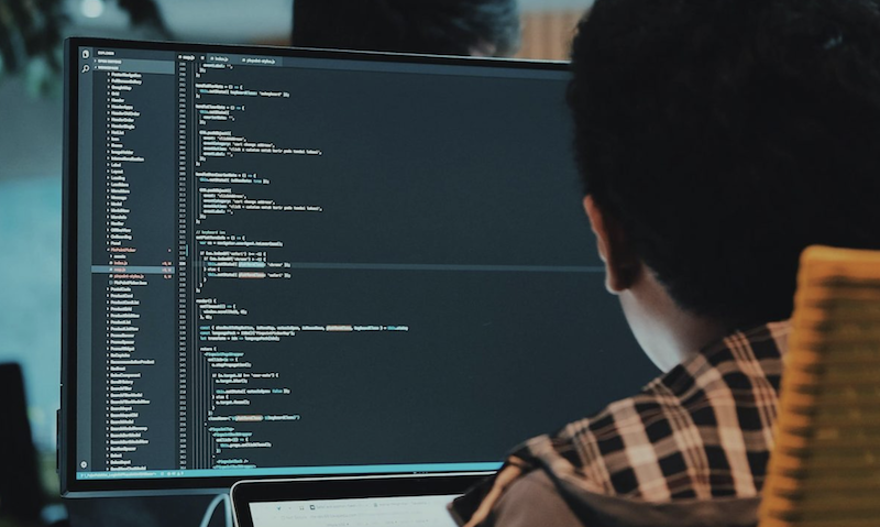 GitHub 數據揭示趨勢：AI 專案大爆發、加密開發生態萎縮 75%