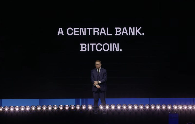 捷克央行行長現身 Bitcoin 2026：將比特幣納入測試投組，目標 1% 配置的分散化價值