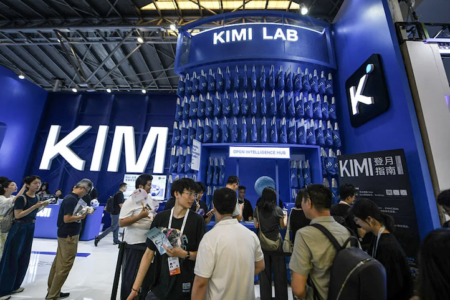 美白宮擬制裁月之暗面！指控 Kimi K3 蒸餾美國 AI 模型，美國新創界為何反對全面封禁？